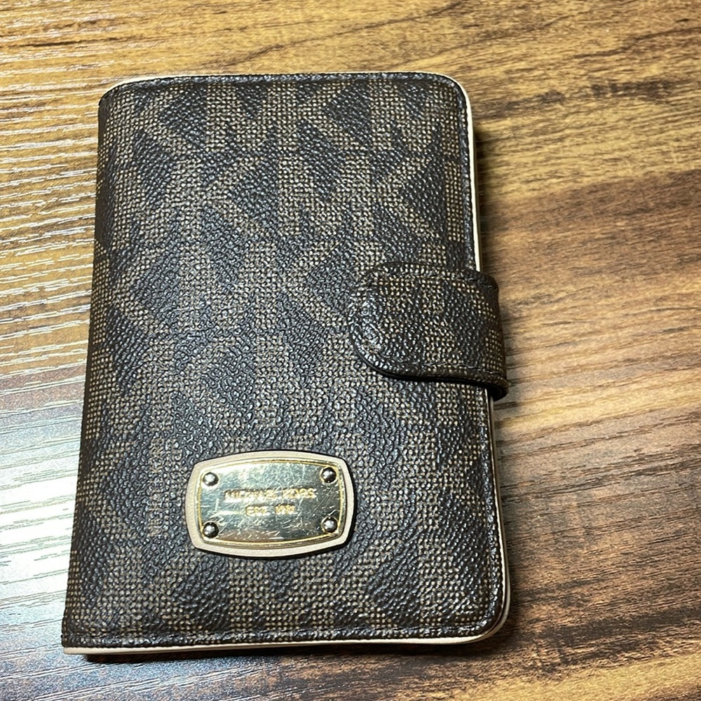 Michael Kors wallet/passport holder